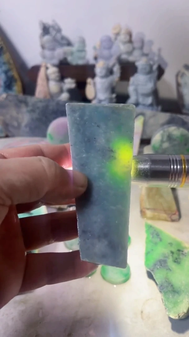 【闪购商品】翡翠吊坠(不含链)未镶嵌A232