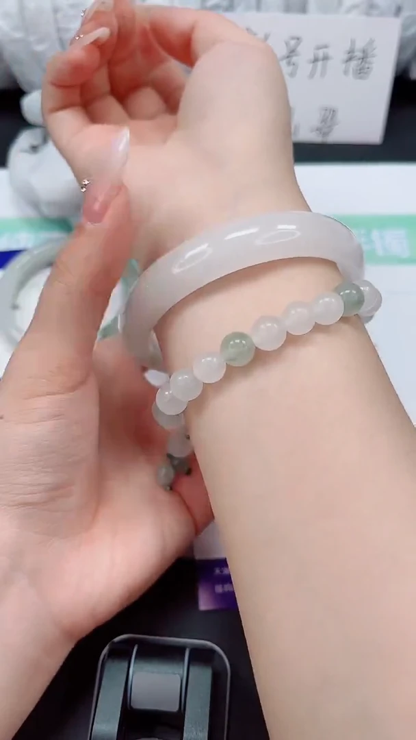 石英质玉手镯未镶嵌331-62/63