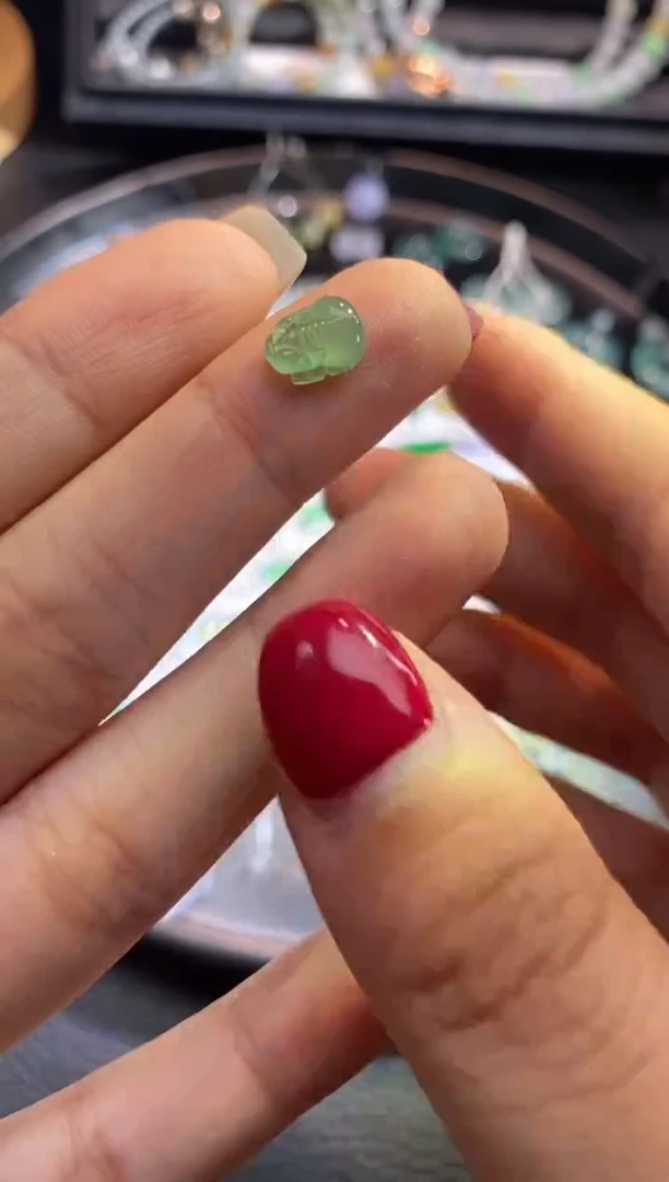 翡翠挂件未镶嵌貔貅