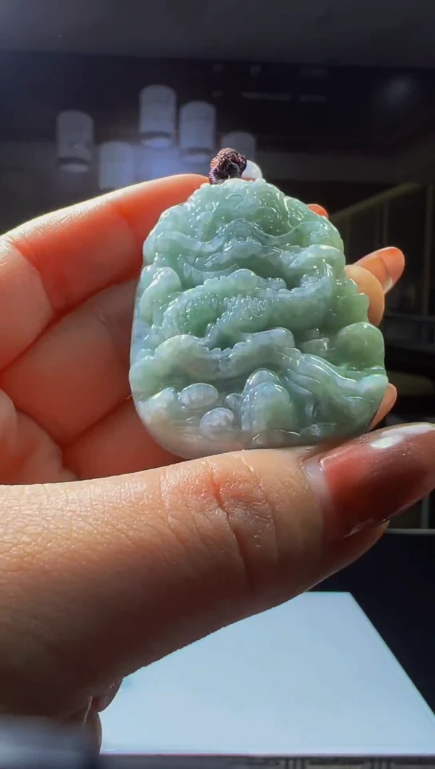 颈饰未镶嵌翡翠2025-12-20-3