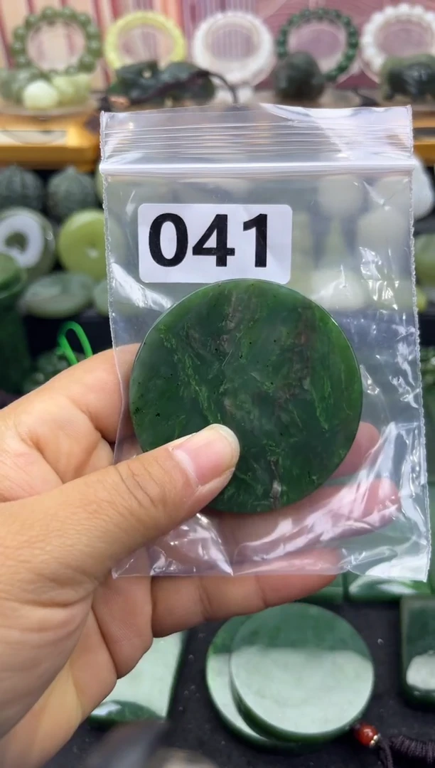 未镶嵌和田玉珠宝半成品镯芯