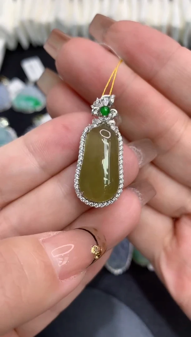 吊坠(不含链)18K金镶嵌翡翠111