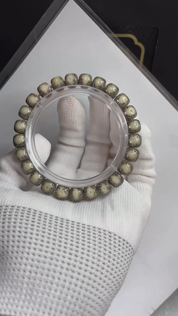 手串星月菩提小驼包9x8.a623