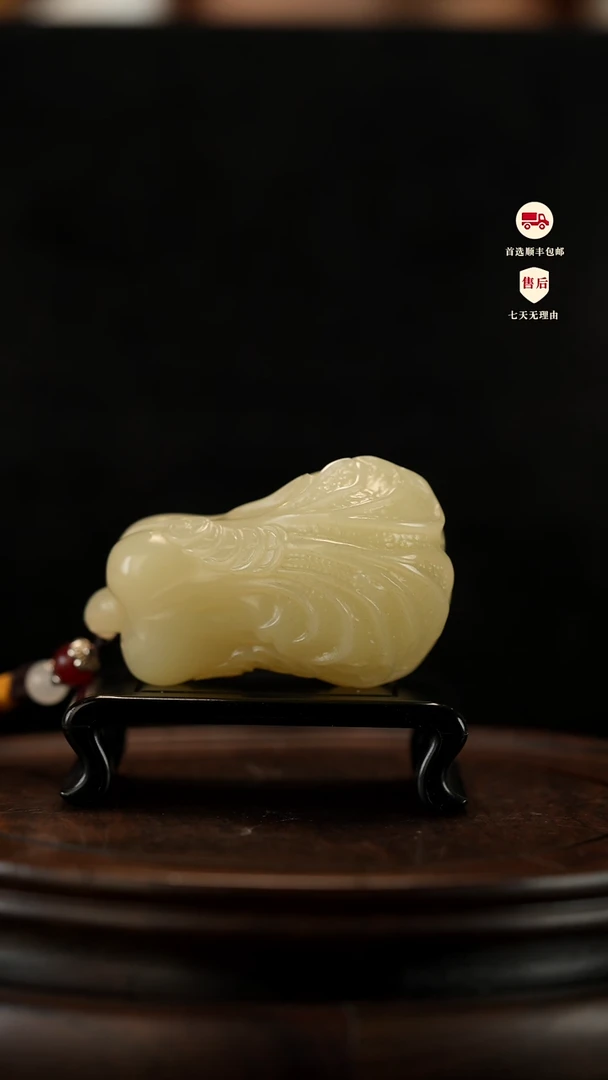 云南石竹叶青雕刻：白菜盈门手把件摆件