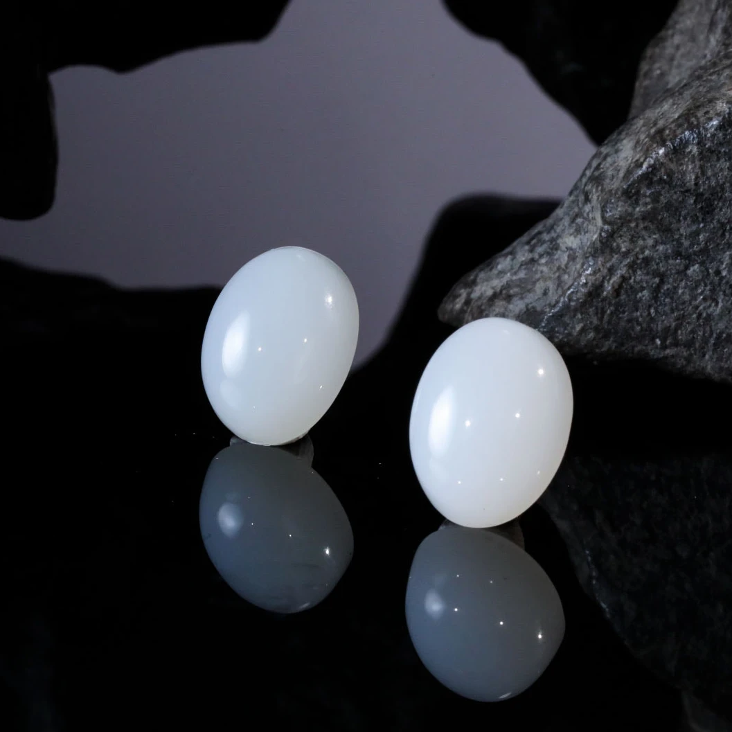 【意婵】顶俄高白特细和田玉羊脂白玉蛋面耳饰18K金-910660