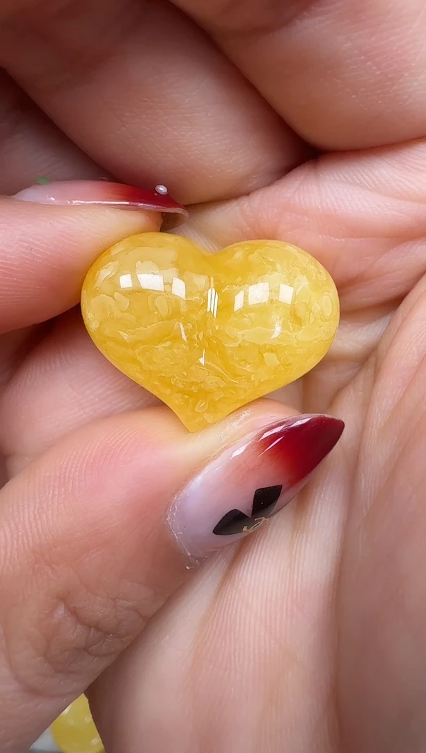 裸石琥珀未镶嵌如图