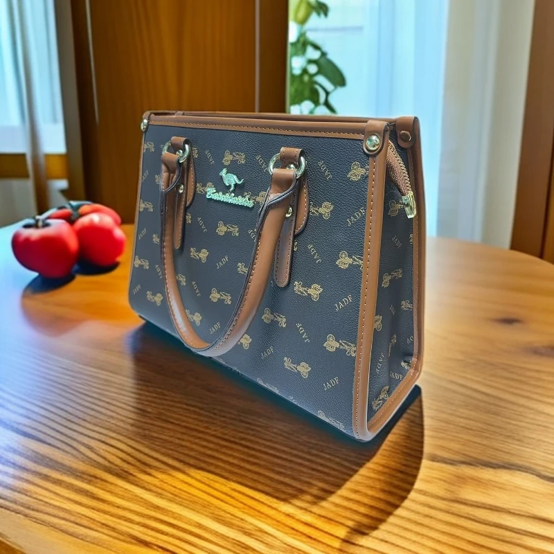 单肩包经典中号拼色字母单肩印花8223