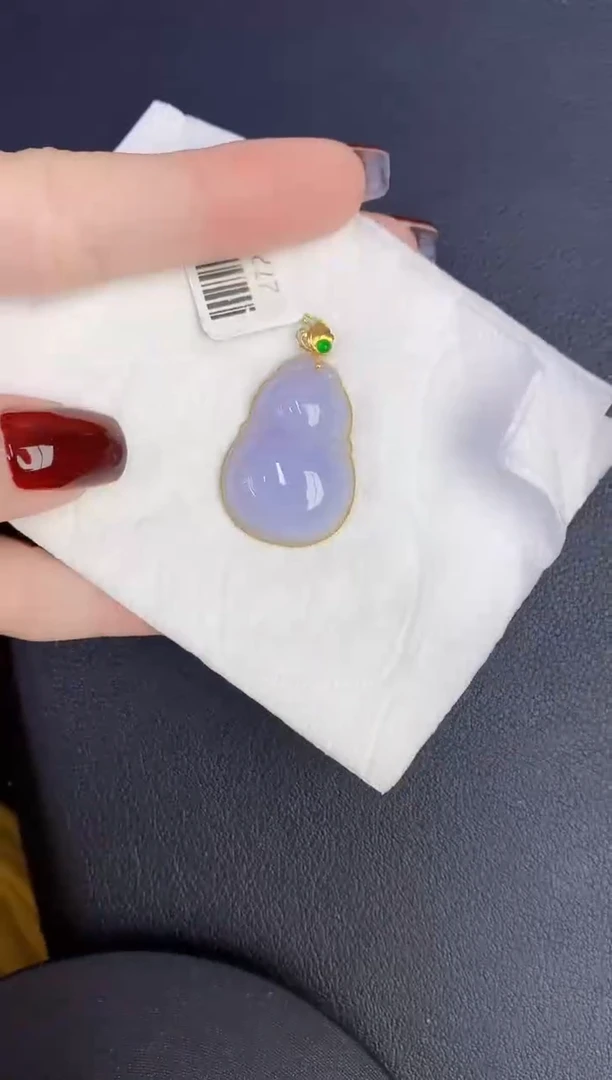 颈饰18K金镶嵌翡翠缅甸天然翡翠A货