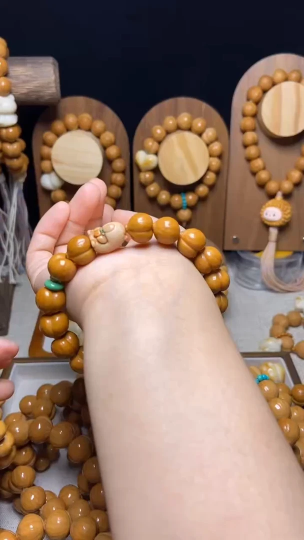 猴头核桃把件卡皮巴拉小手串