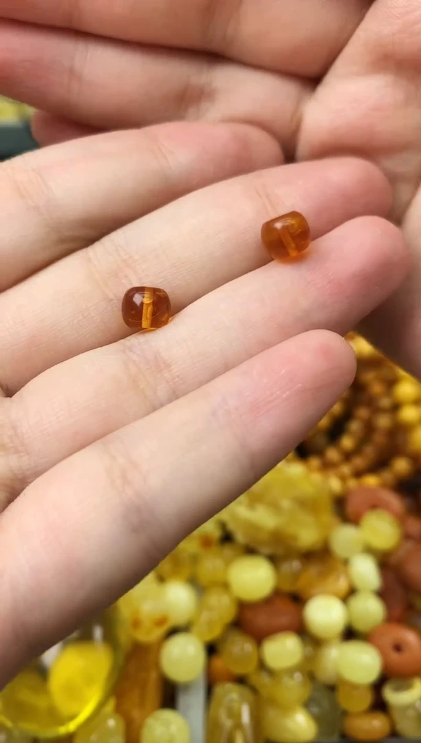 未镶嵌琥珀珠宝奇石1