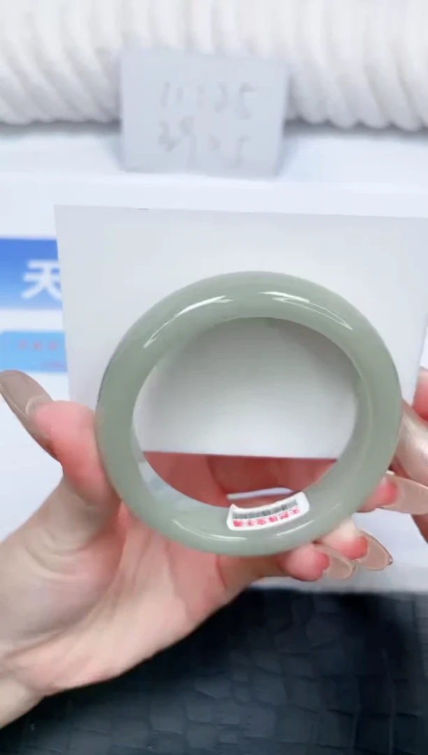 石英质玉手镯未镶嵌9-56.3