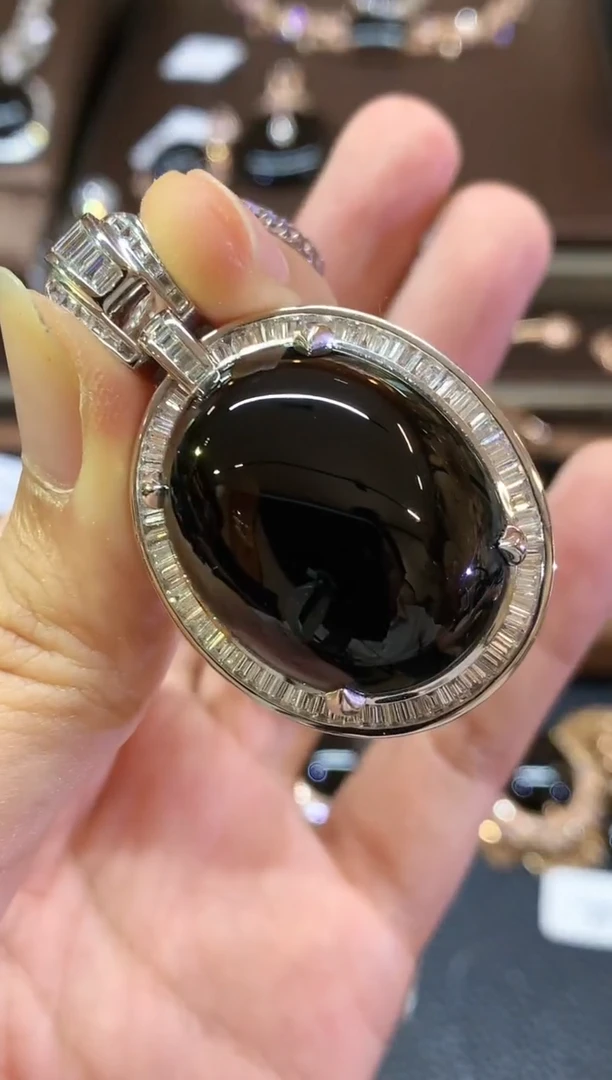 吊坠(不含链)18K金镶嵌翡翠我*飞C375 无鉴赏