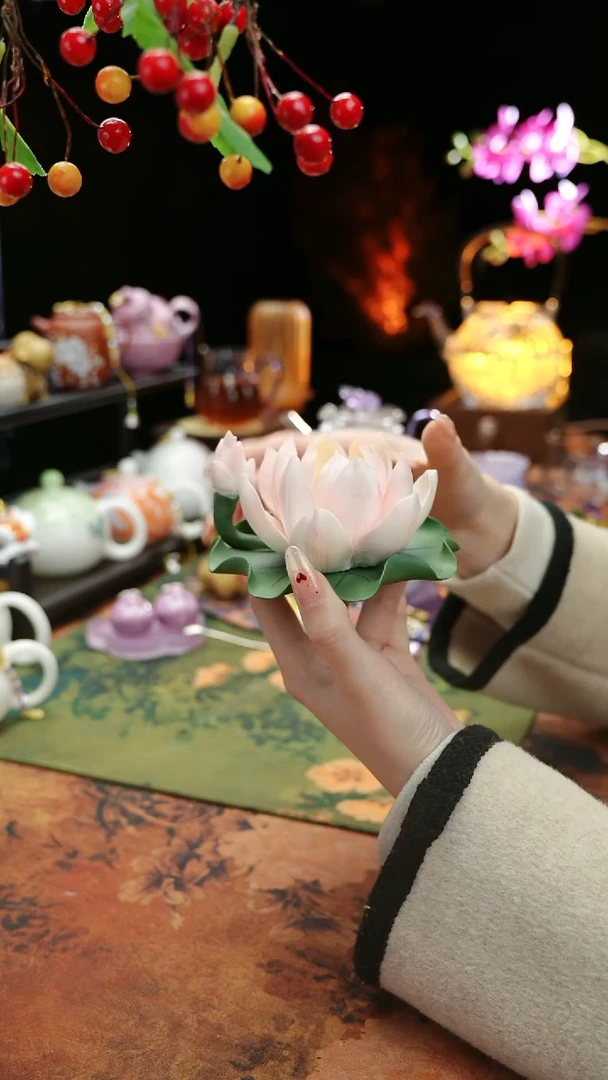 【闪购商品】陶瓷荷花摆件香插