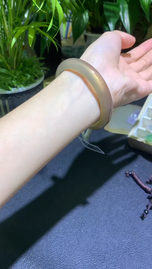 手镯玛瑙/玉髓未镶嵌茶金