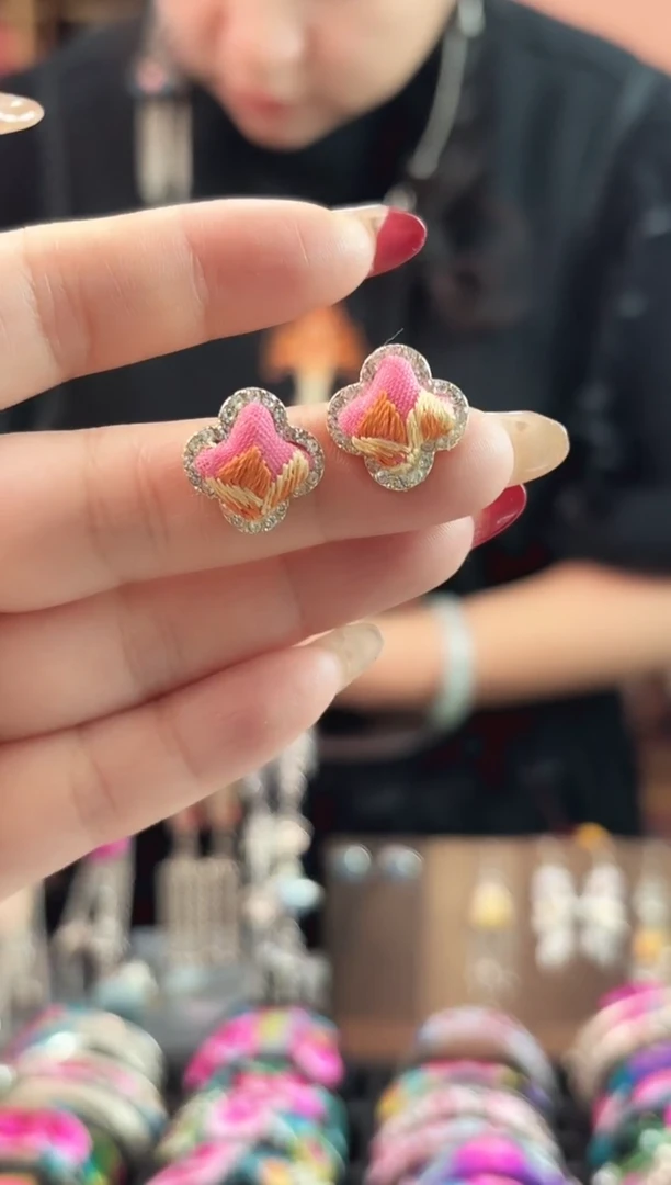 织绣艺枝独绣手工饰品14