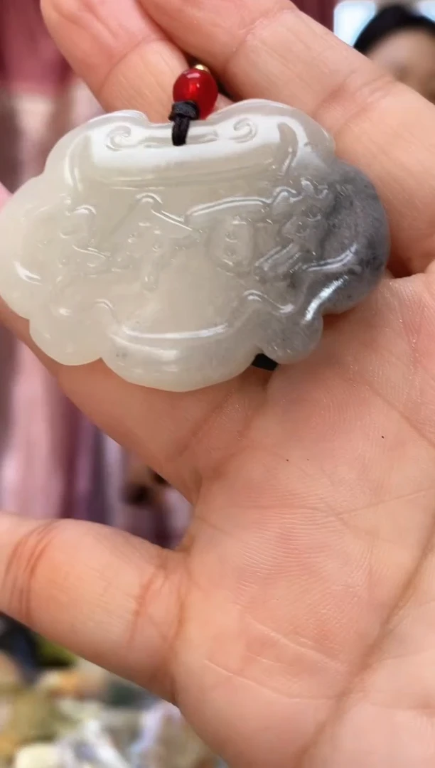 未镶嵌岫玉吊坠