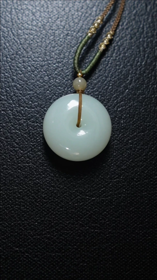 【闪购商品】和田玉颈饰未镶嵌平安扣