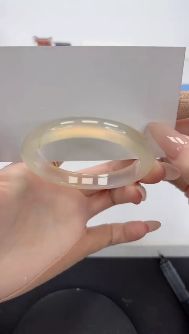 【闪购商品】石英质玉手镯未镶嵌A171-55贵妃