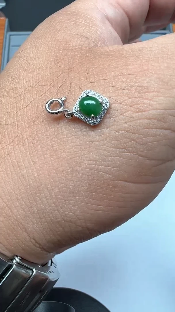 颈饰银S925镶嵌翡翠天然A货缅甸翡翠蛋面滴溜4号链接