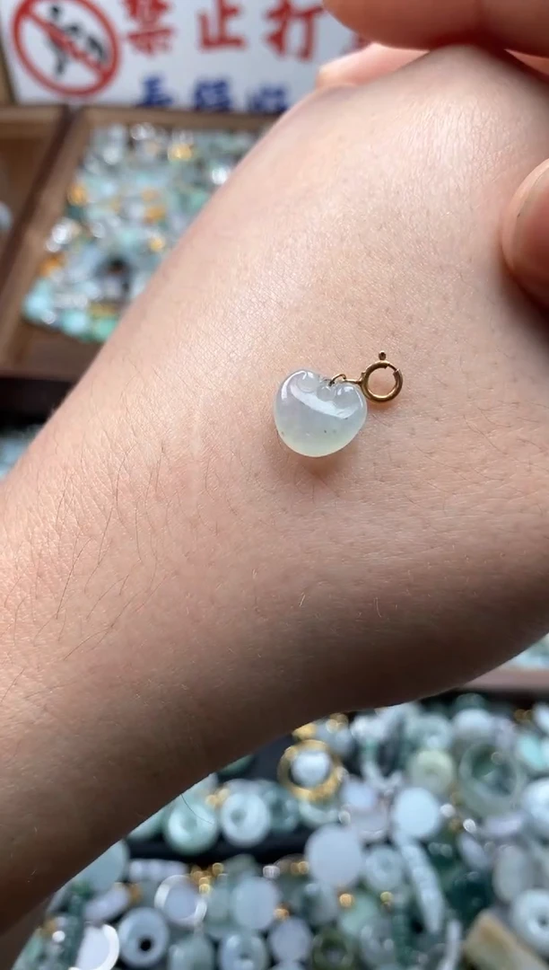 【闪购商品】翡翠颈饰未镶嵌哥哥