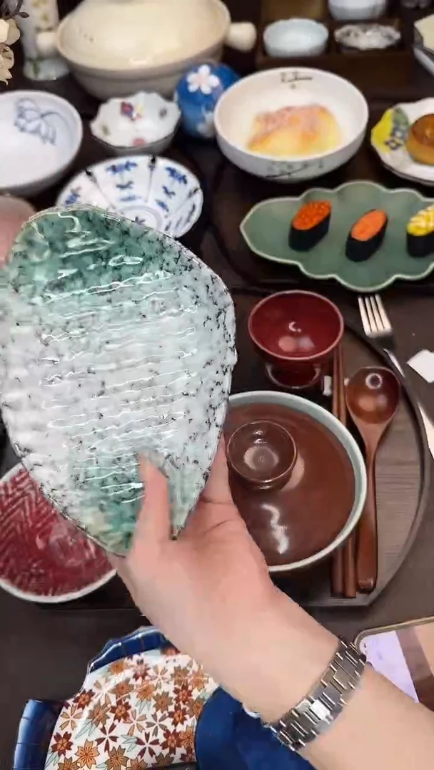 瓷（翡翠）异 形 碟