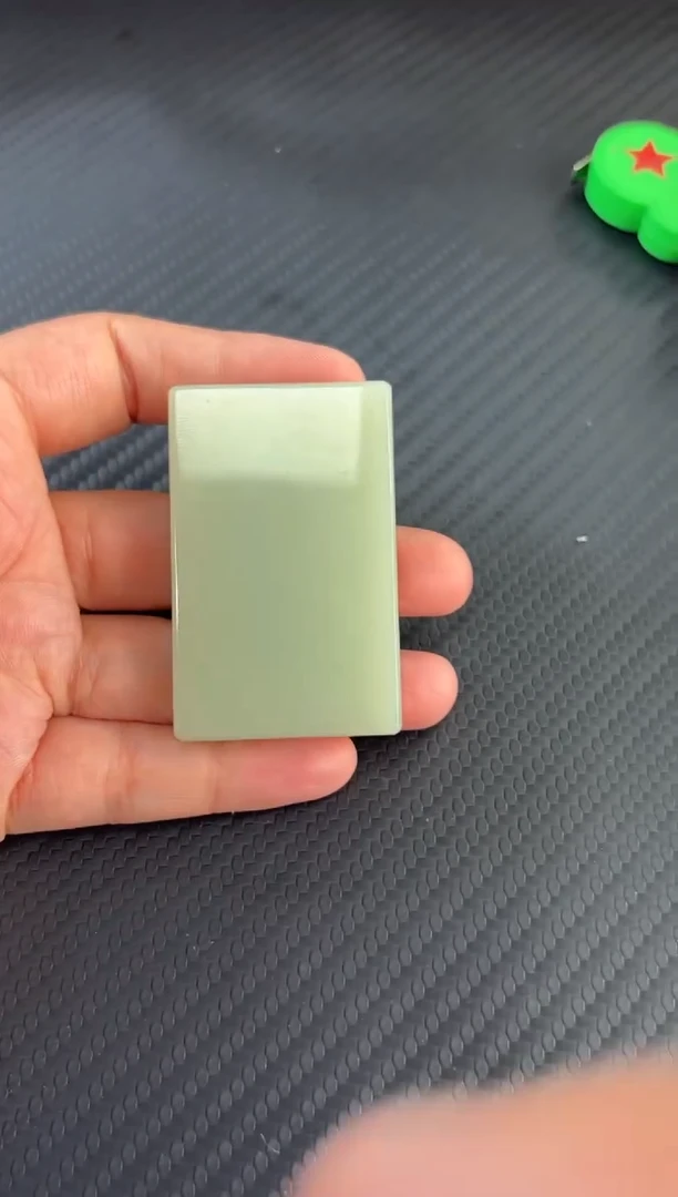 和田玉未镶嵌吊坠(赠链)且末微色差迪克兰二细吊坠km