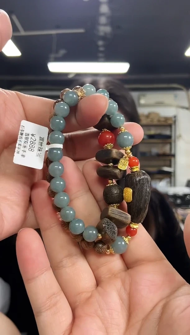 【闪购商品】翡翠手串未镶嵌多样性发其一，颜色微差