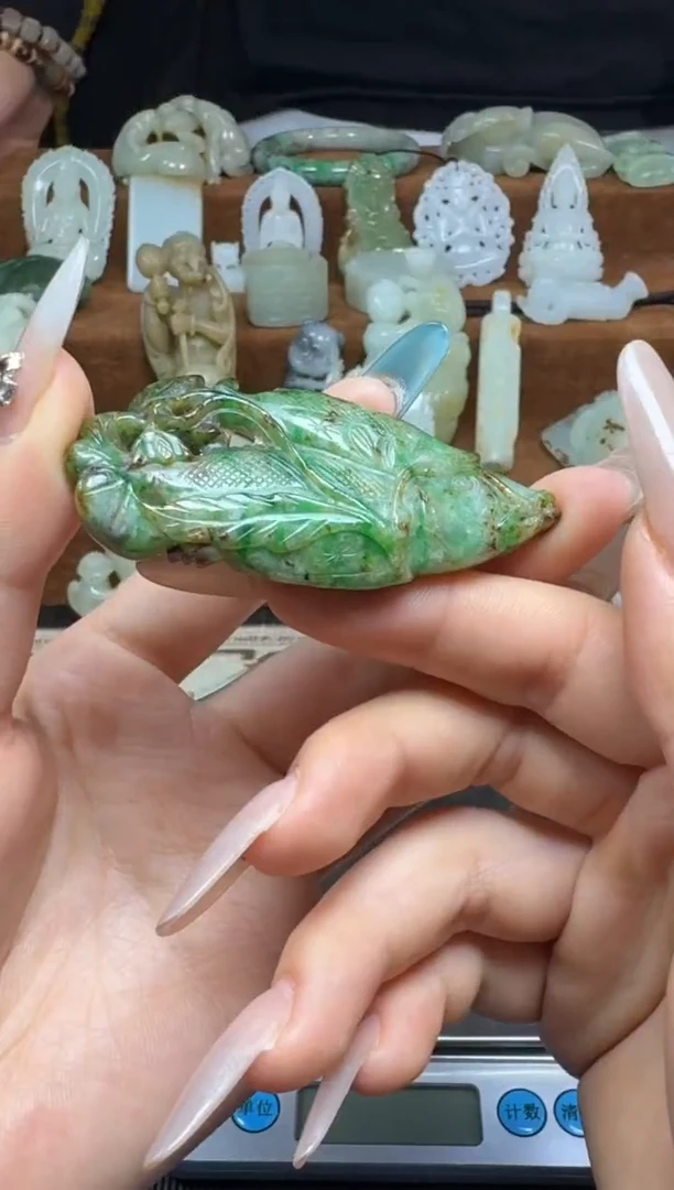 颈饰未镶嵌翡翠1