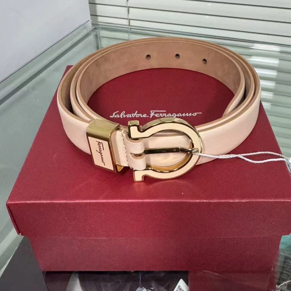全新未使用 FERRAGAMO/菲拉格慕 坤球奢选菲拉格慕腰带