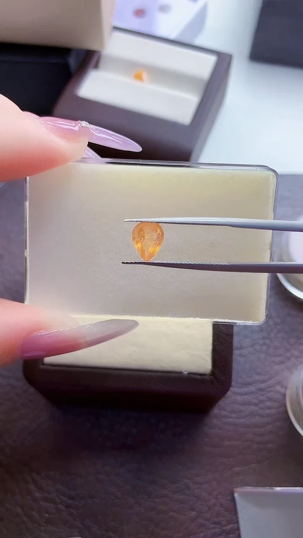 未镶嵌珠宝半成品石榴石（芬达石）天然芬达石1.45ct