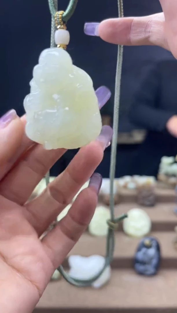 颈饰未镶嵌和田玉1