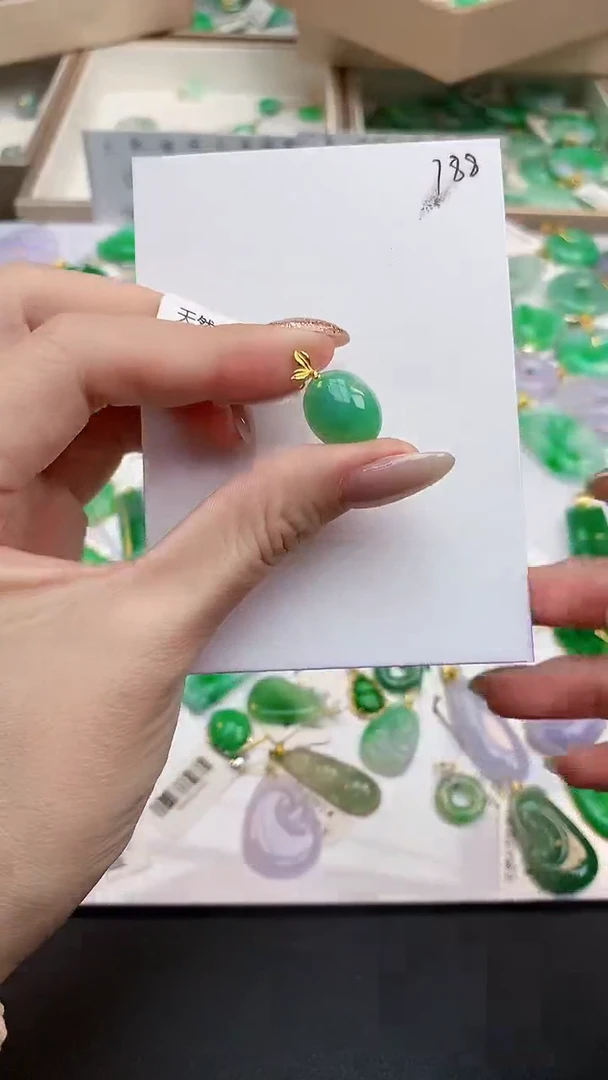 颈饰18K金镶嵌翡翠天然缅甸A货翡翠