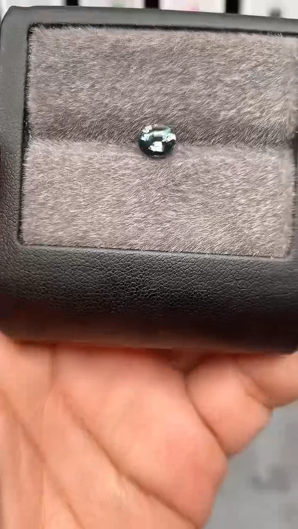 未镶嵌裸石尖晶石1克拉