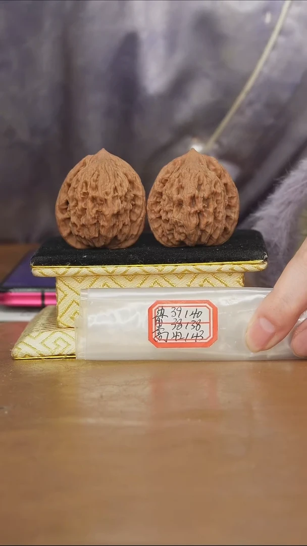 把件文玩核桃麦穗虎头