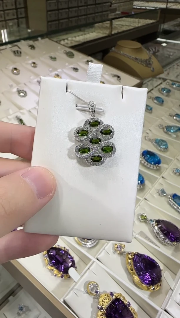 银S925镶嵌透辉石精致设计款