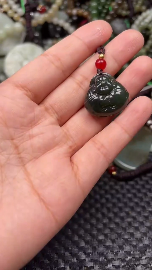 和田玉未镶嵌颈饰1