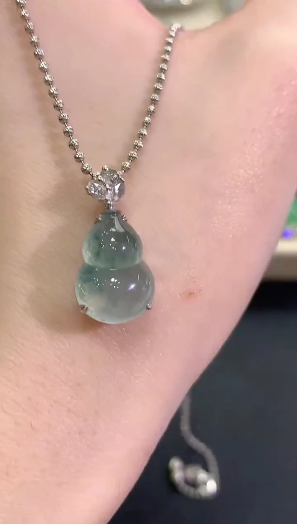 吊坠(不含链)18K金镶嵌翡翠冬日珠宝W36