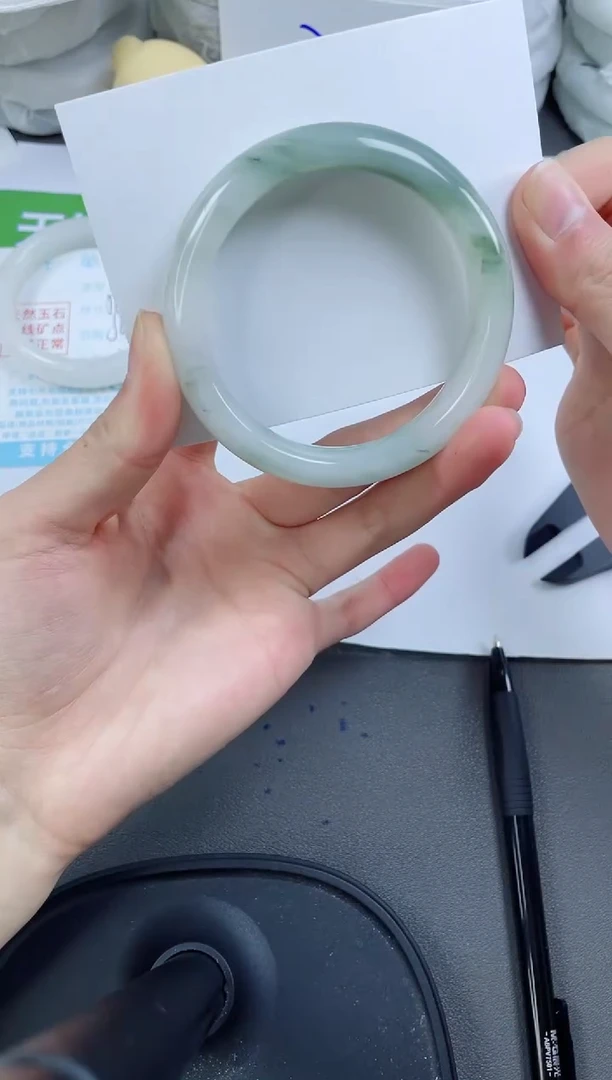 【闪购商品】石英质玉手镯未镶嵌145-54.9