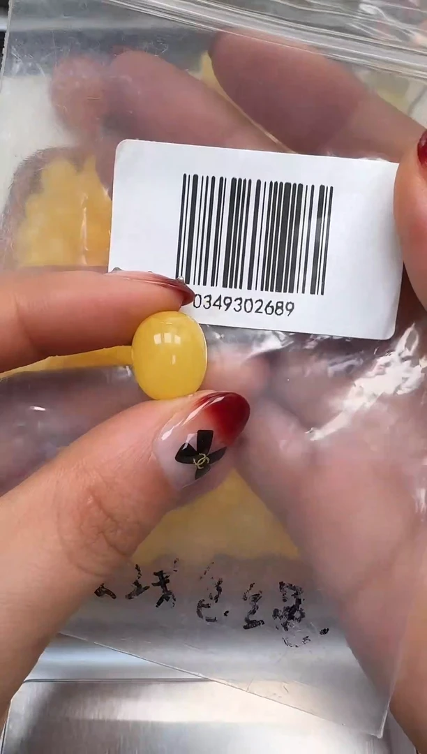 裸石琥珀未镶嵌如图微瑕