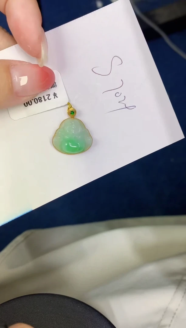 翡翠18K金镶嵌颈饰缅甸天然翡翠A货