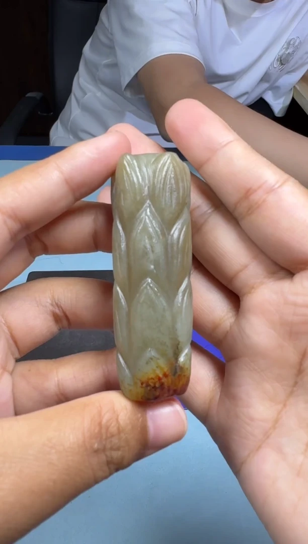 和田玉未镶嵌颈饰1