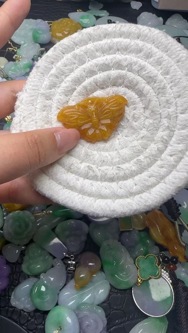 颈饰未镶嵌翡翠缅甸翡翠吊坠
