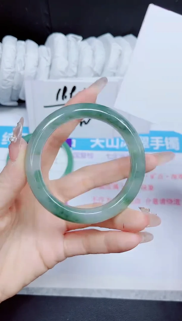 石英质玉手镯未镶嵌399