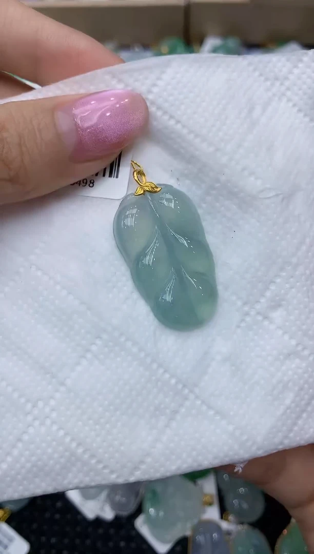 翡翠18K金镶嵌颈饰111111111