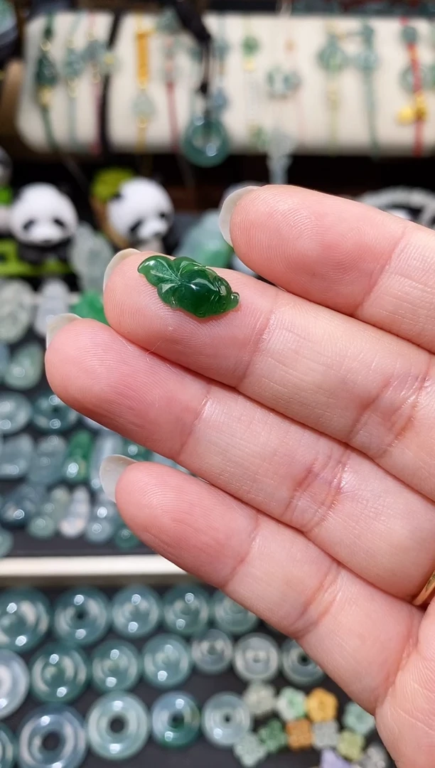 散珠翡翠金鱼裸石