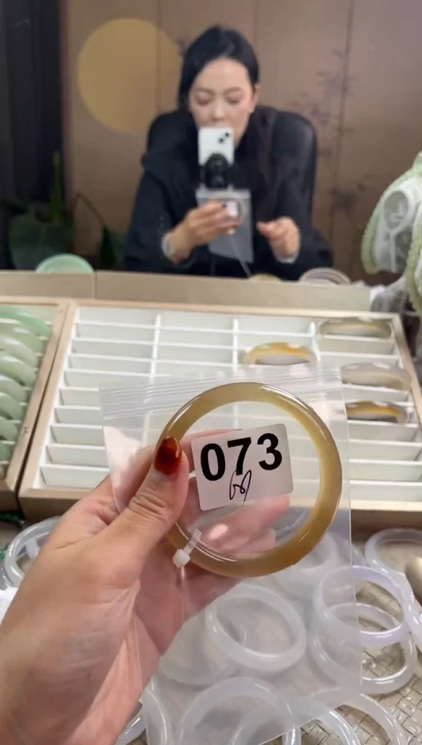 手镯玛瑙/玉髓未镶嵌073