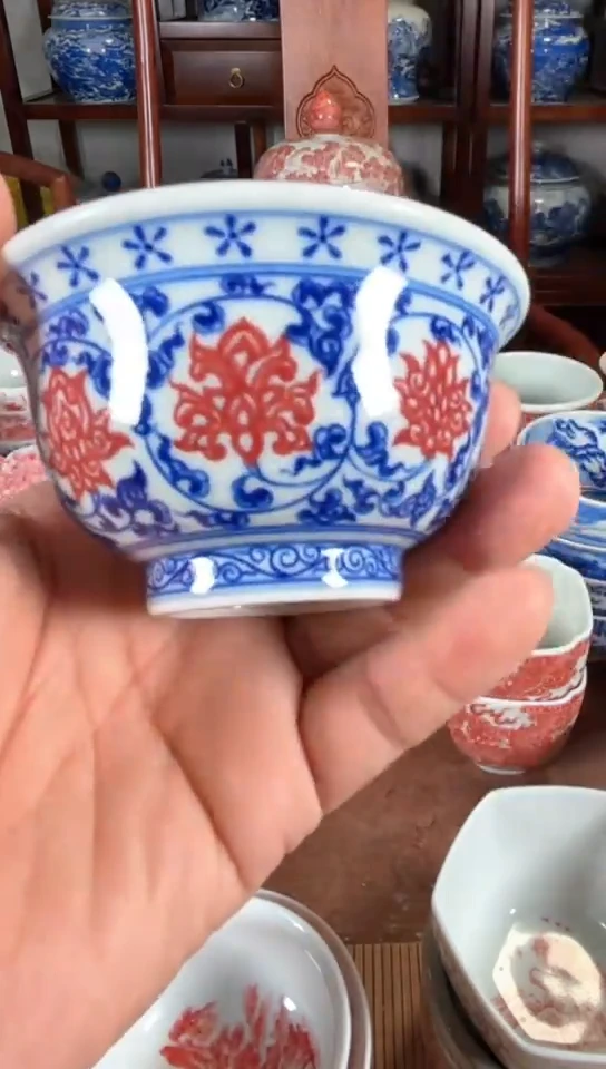 柴窑青花釉里红缠枝莲杯杯