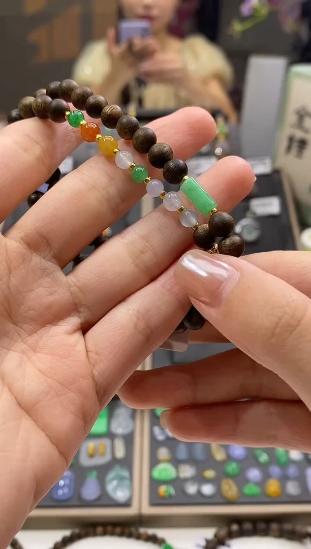 颈饰未镶嵌翡翠手串