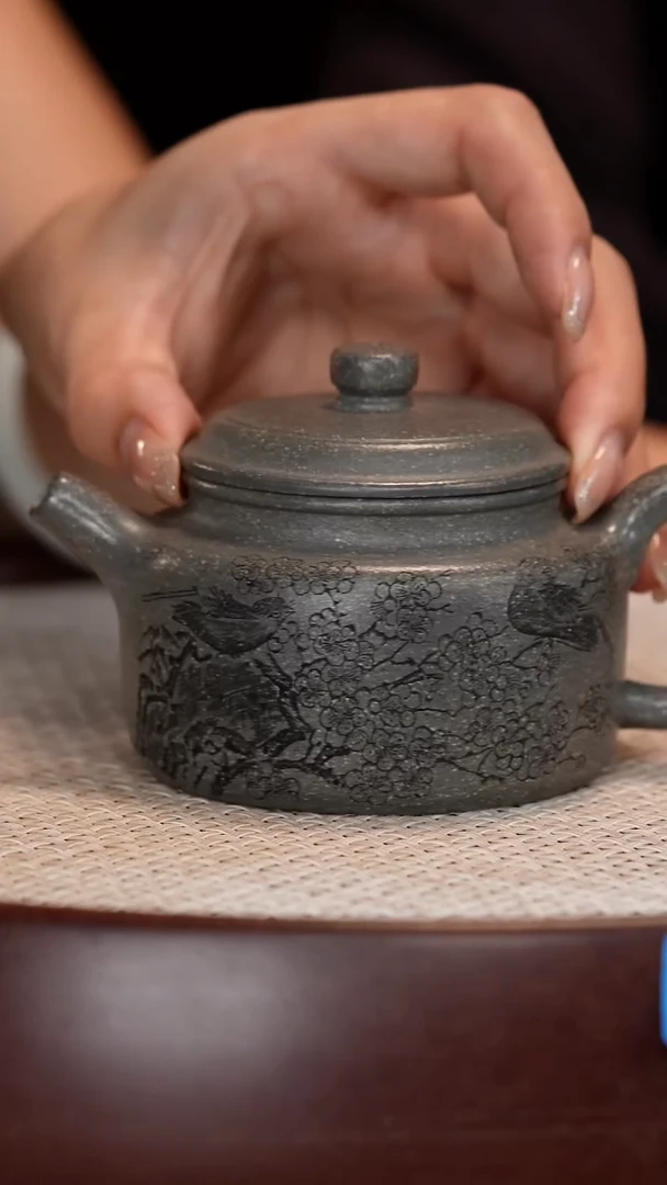 茶壶紫砂【张杏娟】天青朱泥德钟      220CC