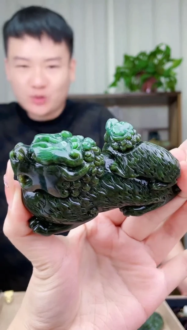 和田玉未镶嵌挂件千****兄拍一发一，多样性发货！